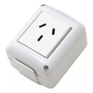LLAVE EXTERIOR TOMA 20 AMP.
